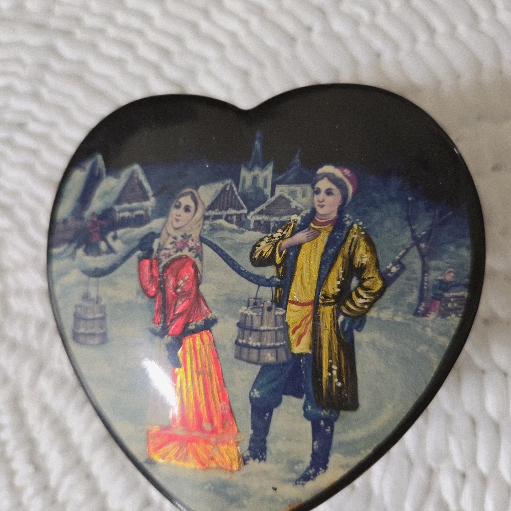 Vintage Russian Art Heart Shape Trinket Box Jewelry Ring Holder - Picture 8 of 8